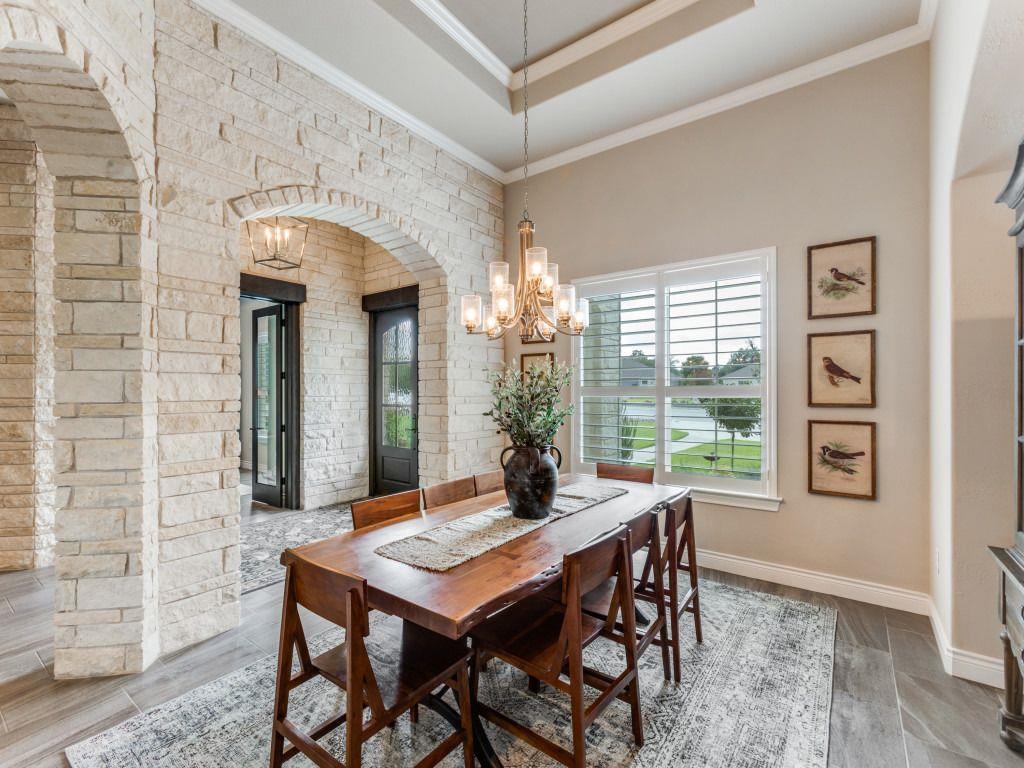 312 Creek Crossing DR