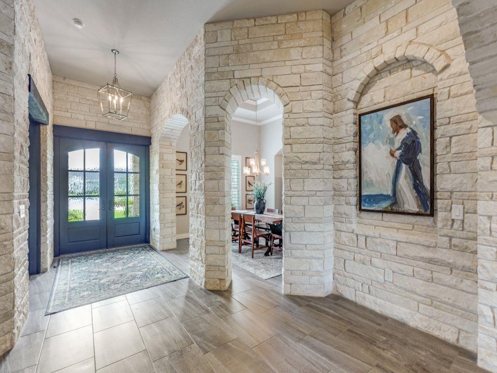 312 Creek Crossing DR