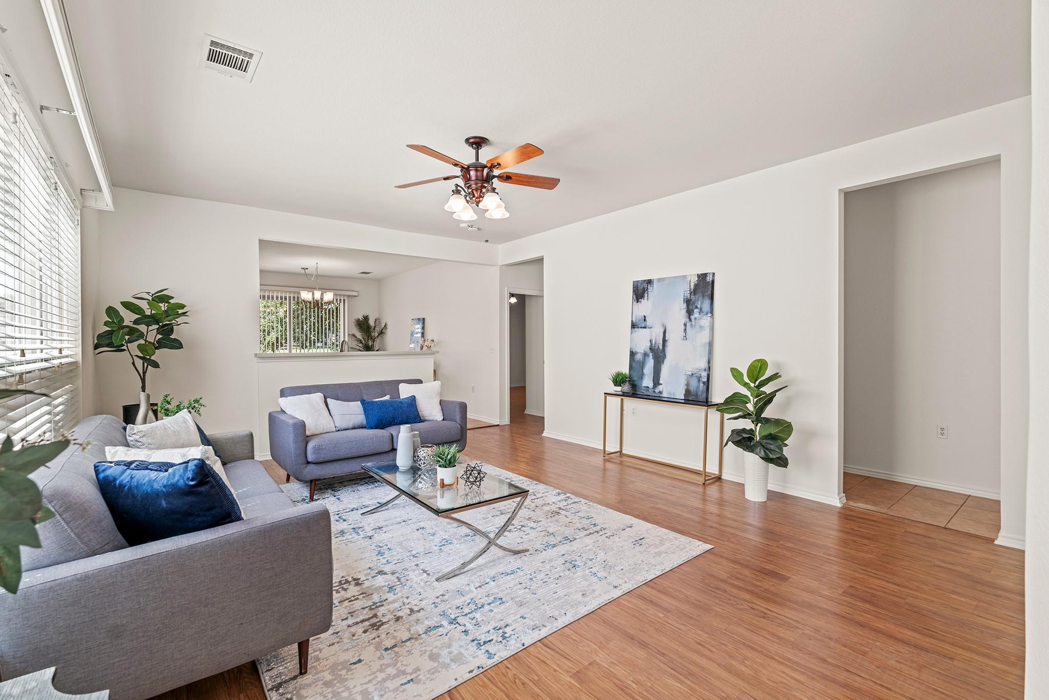 208 Crockett LOOP