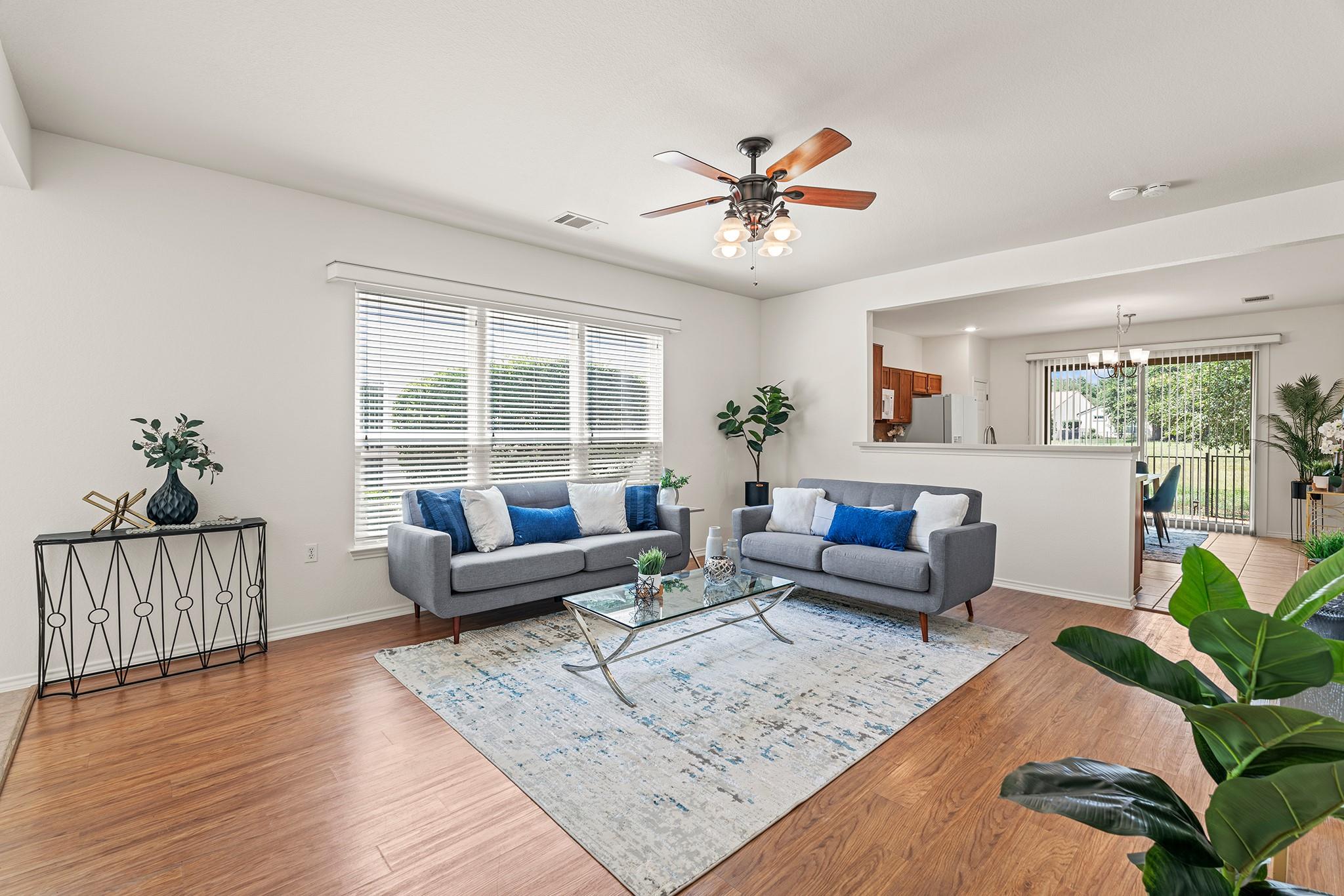 208 Crockett LOOP