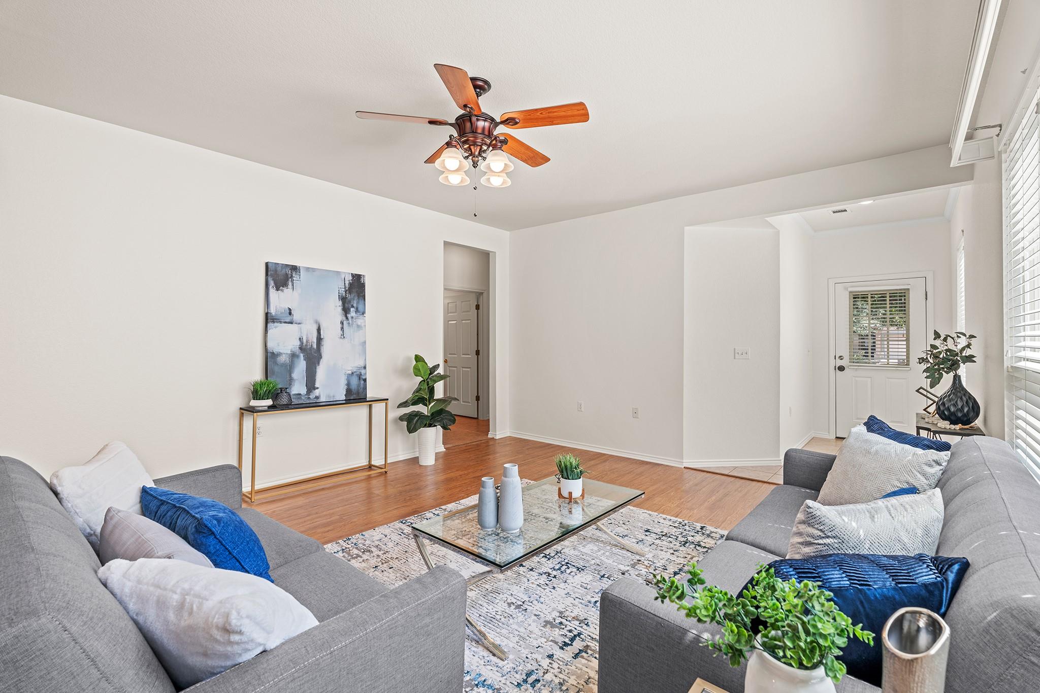 208 Crockett LOOP