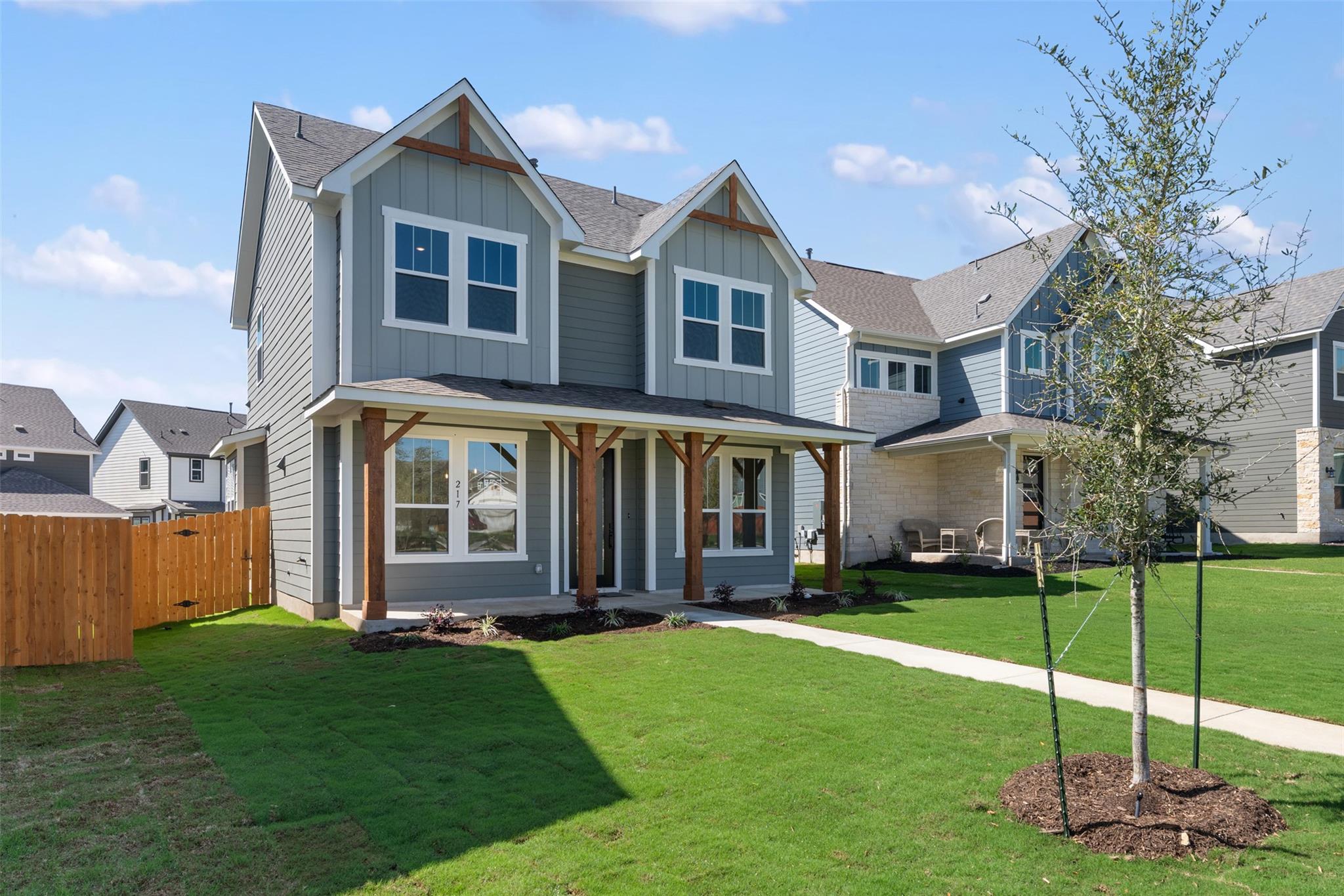 437 Carr DR
