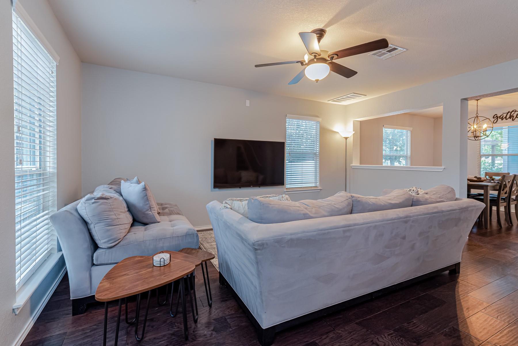 1519 Davis Mountain LOOP