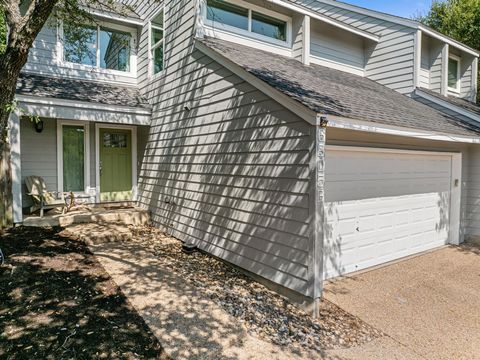 Photo of 6805 Thorncliffe DR #B, Austin, TX 78731 (MLS # 8237466)