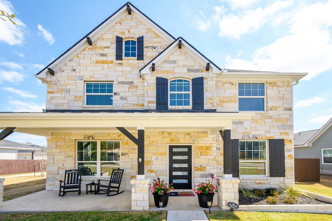 225 Villars DR