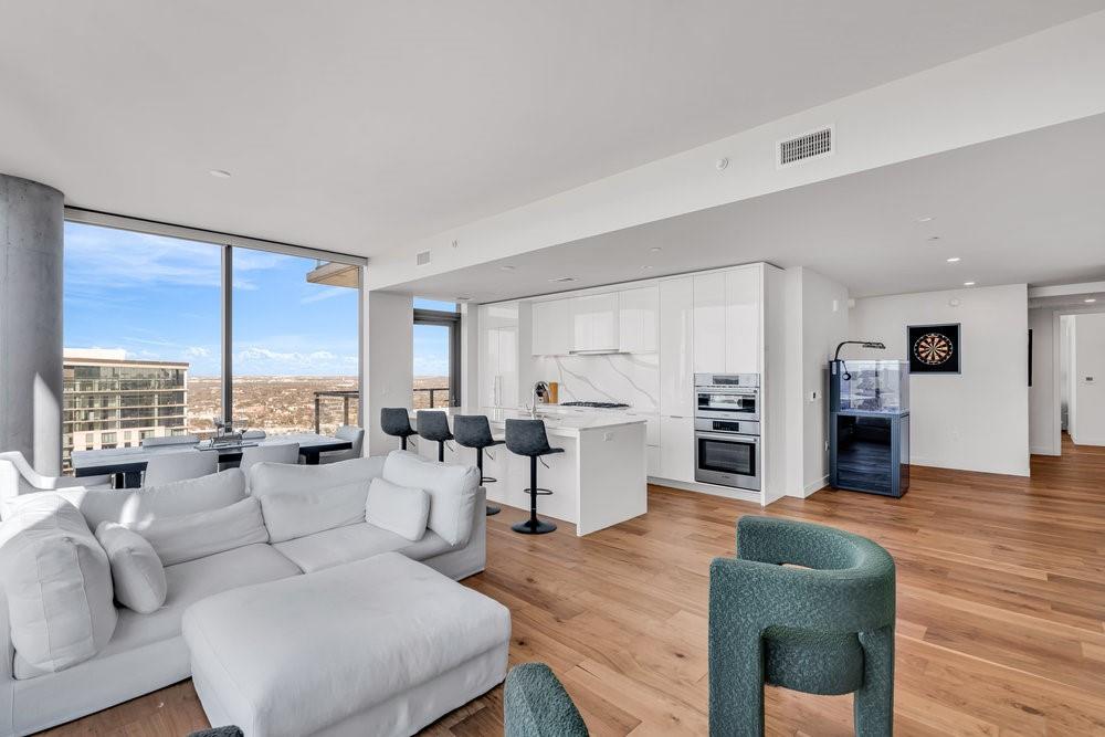 44 East Ave 4303