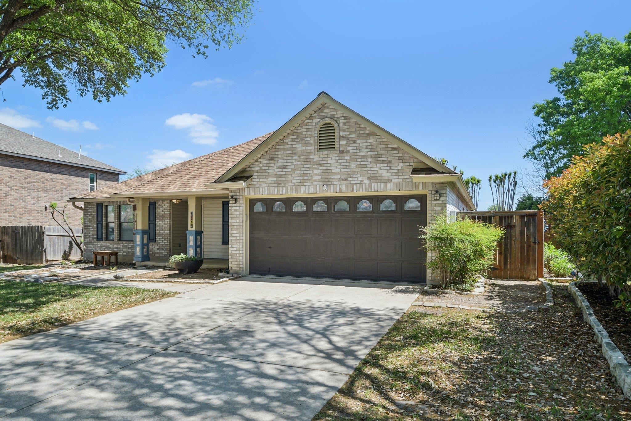 1815 Gunsight DR