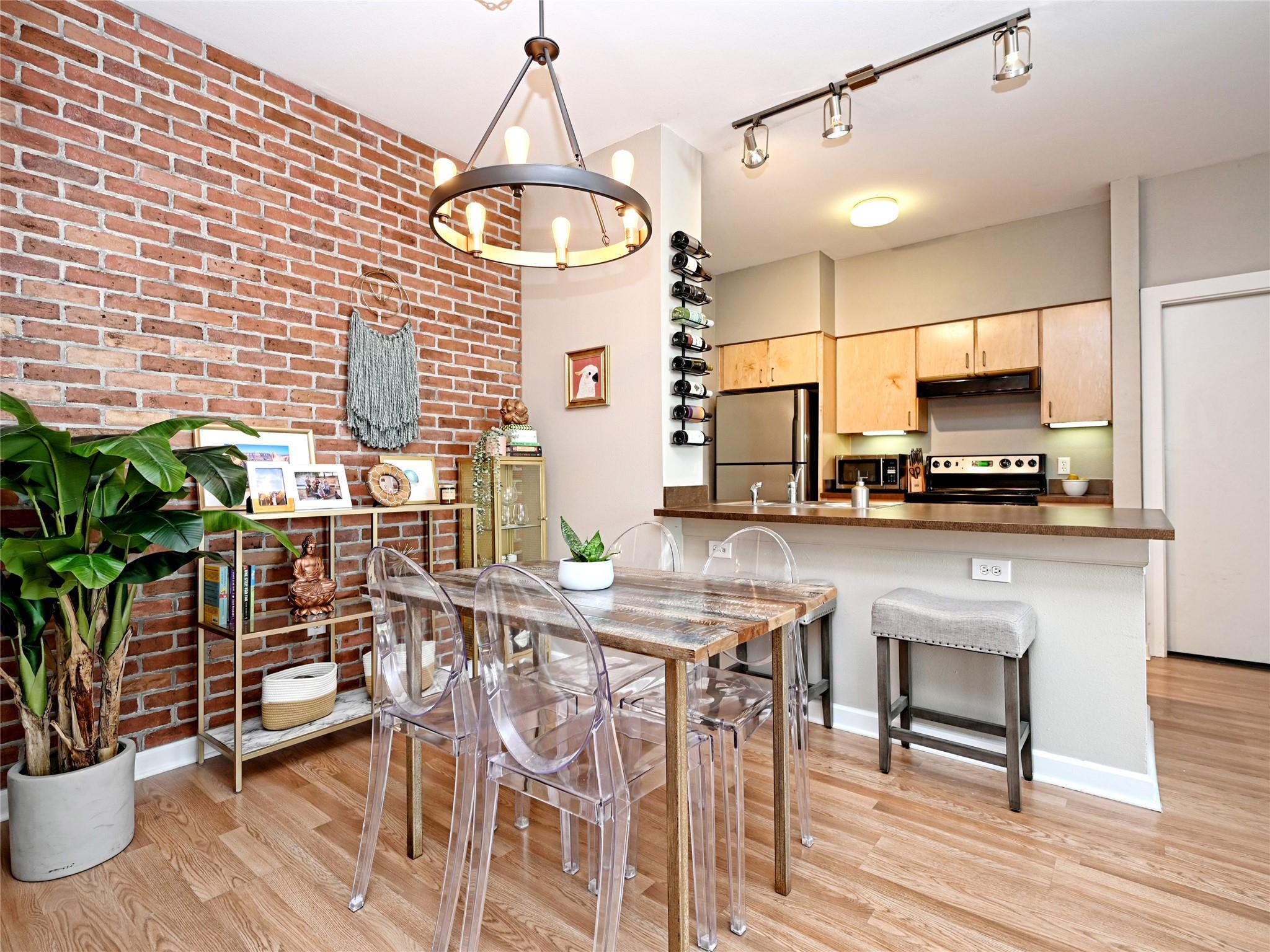 1201 Grove BLVD 1604