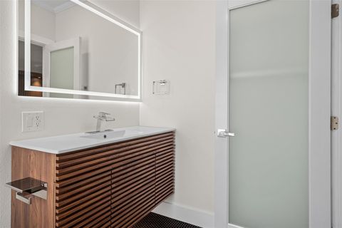 Tiny photo for 4406 Airport BLVD, Austin, TX 78722 (MLS # 8681270)