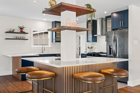 Tiny photo for 4406 Airport BLVD, Austin, TX 78722 (MLS # 8681270)