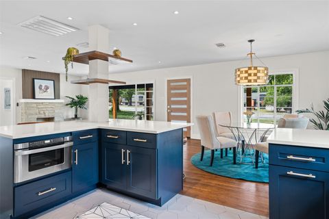 Tiny photo for 4406 Airport BLVD, Austin, TX 78722 (MLS # 8681270)