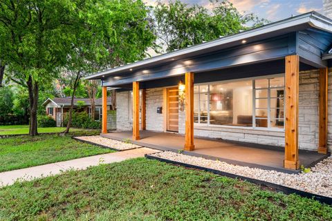 Photo of 4406 Airport BLVD, Austin, TX 78722 (MLS # 8681270)