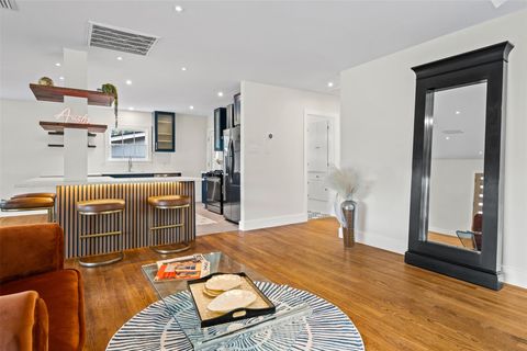 Tiny photo for 4406 Airport BLVD, Austin, TX 78722 (MLS # 8681270)