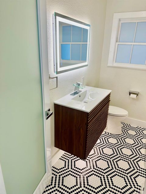 Tiny photo for 4406 Airport BLVD, Austin, TX 78722 (MLS # 8681270)