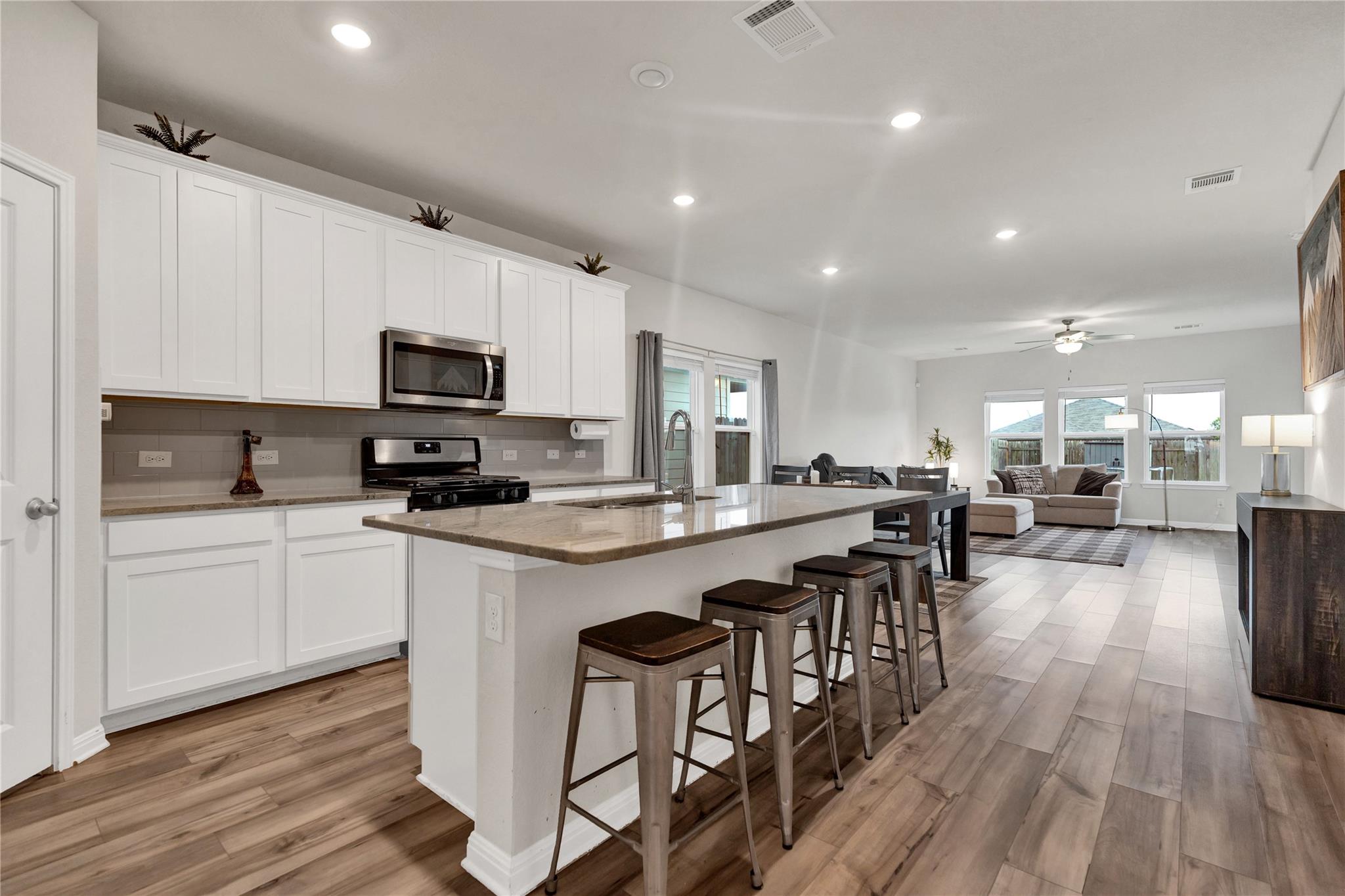 202 Grapefruit RD