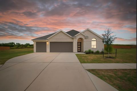 352 Backstays LOOP Kyle TX 78640