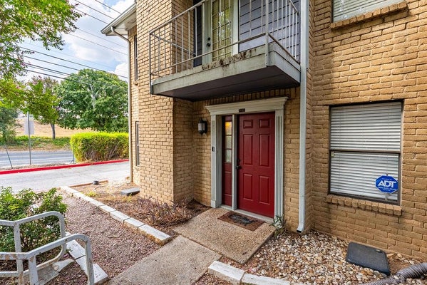 832 BANISTER LN APT 832, AUSTIN, TX 78704 - Image 67a35bec8a874e2f8187ced3ded7f21d/3351357982