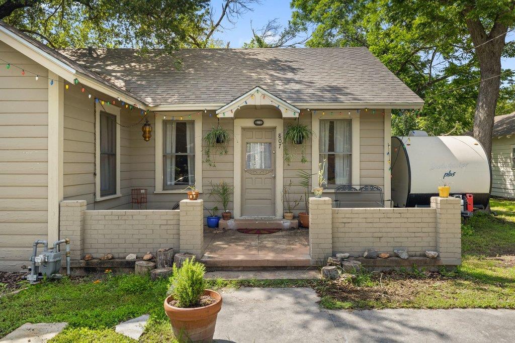 807 Cecelia ST