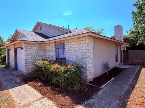 Photo of 2303 Whitlow CV, Round Rock, TX 78681 (MLS # 6451105)