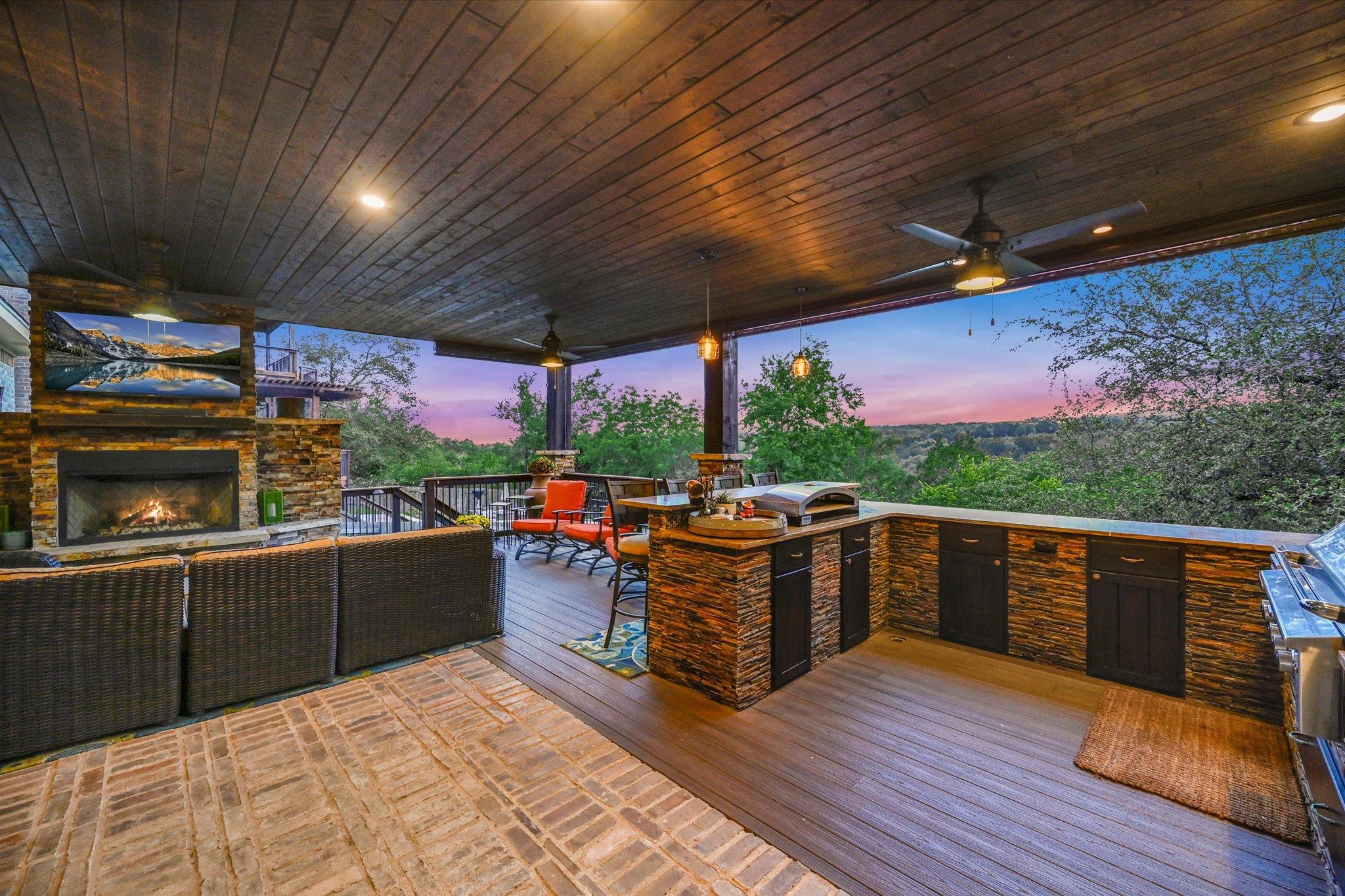 2803 Welton Cliff DR