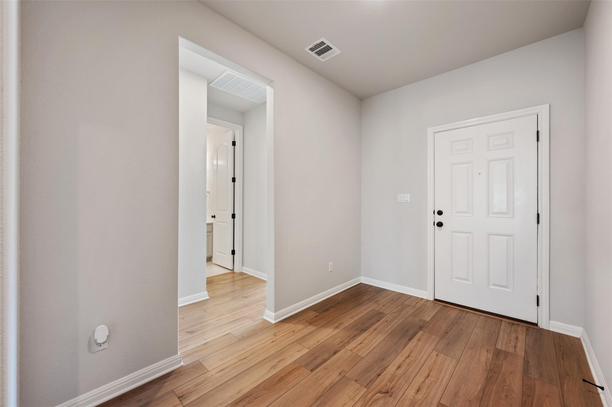 208 Golden Gate LN