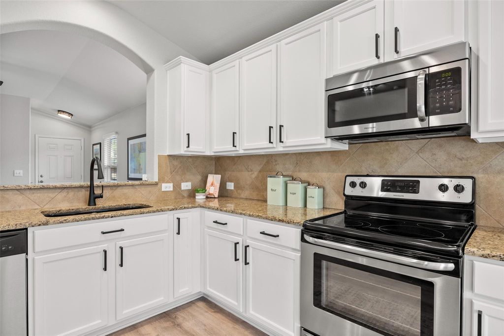Photo of 629 Pinnacle DR, Georgetown, TX 78626 (MLS # 1319899)