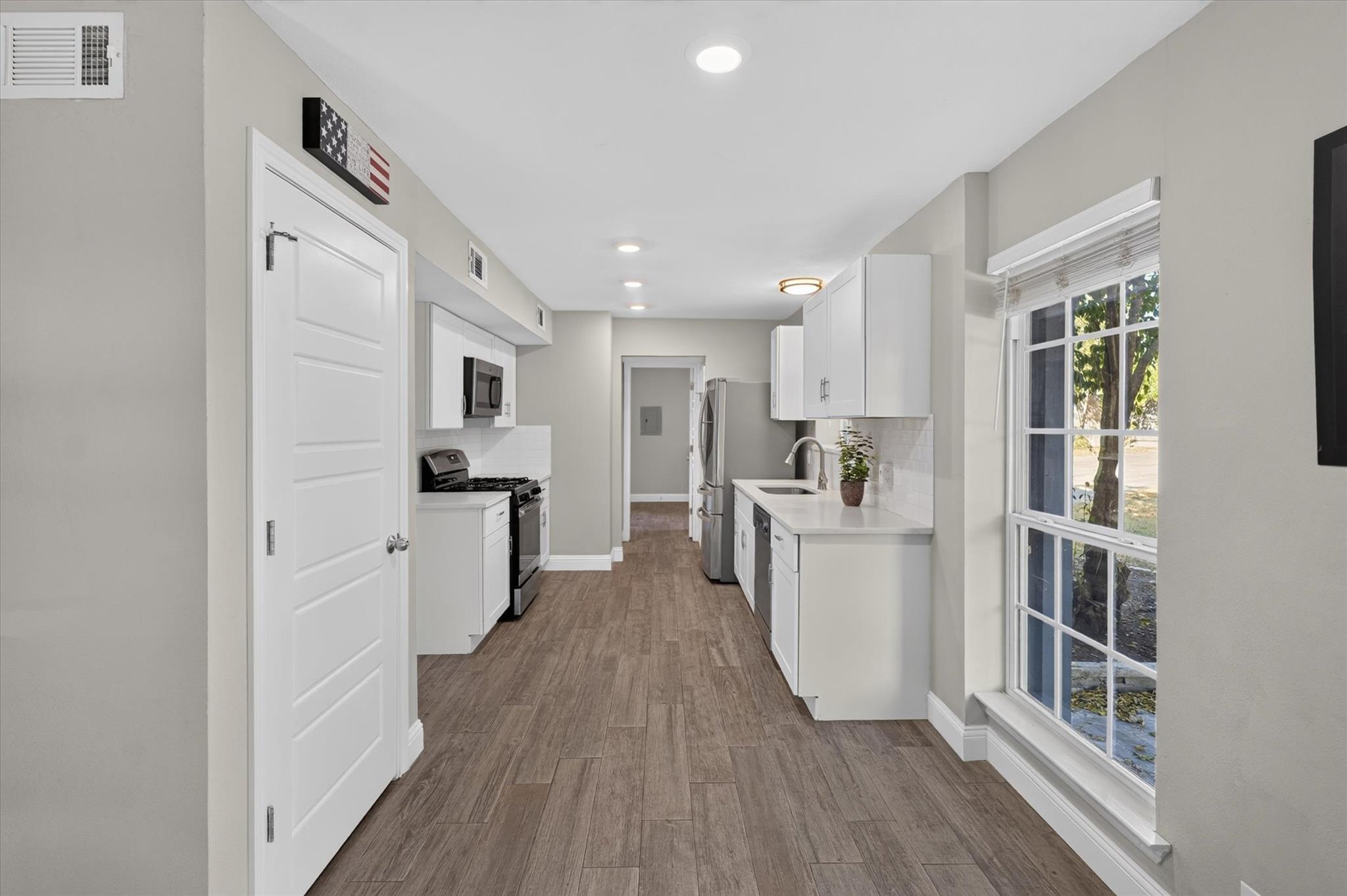 8608 Delaware CT