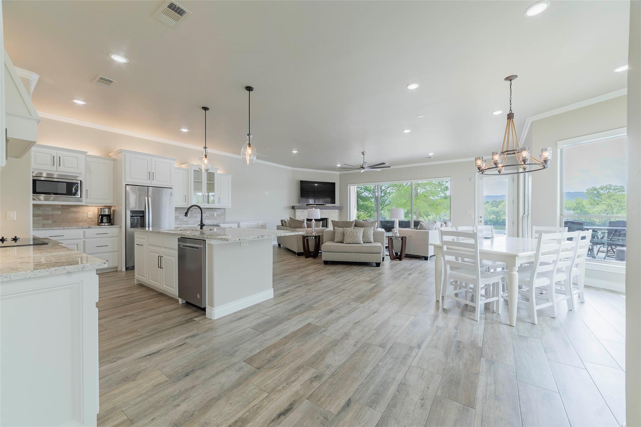 2238 Williams Lakeshore DR