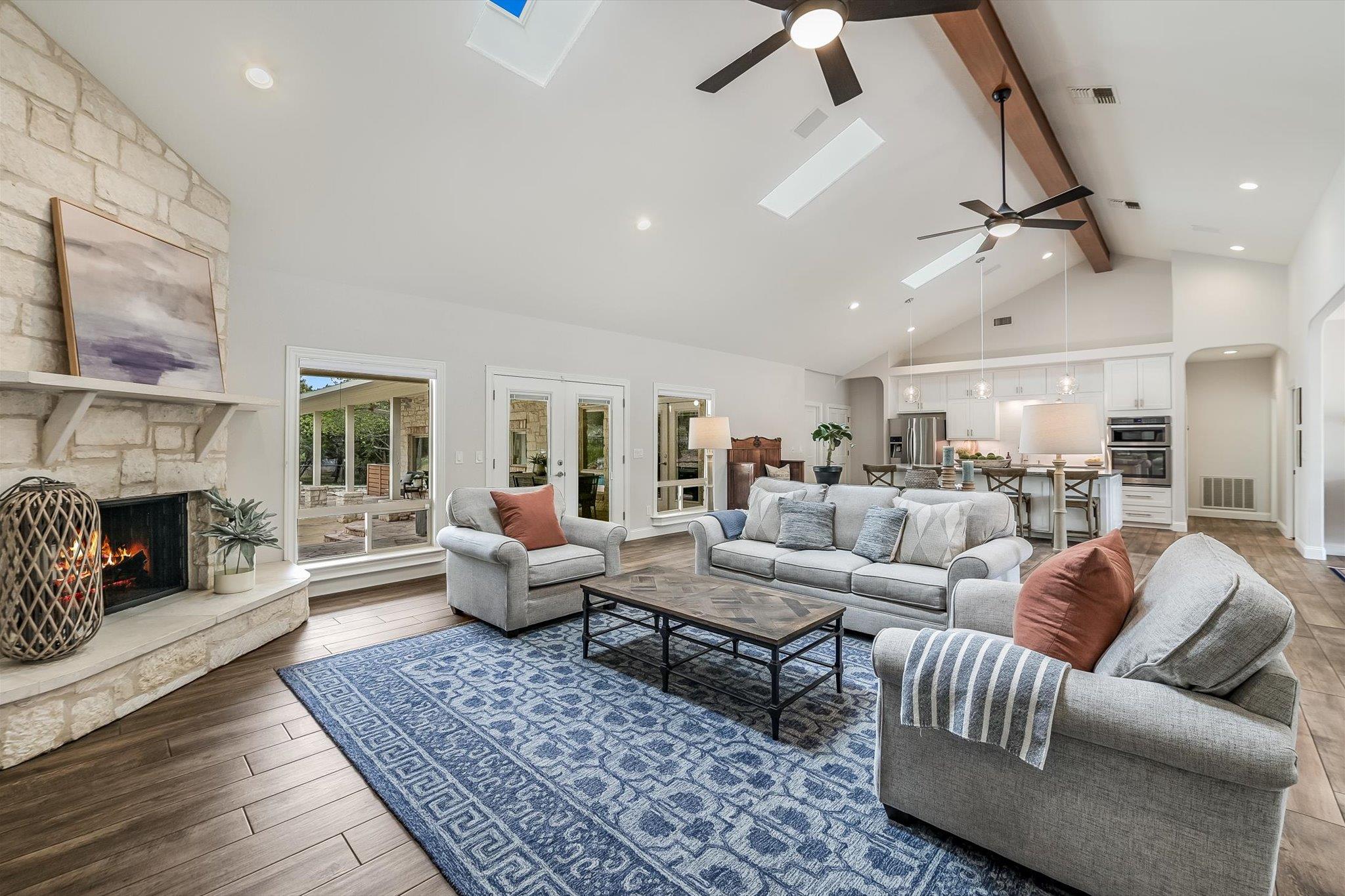 300 W View DR