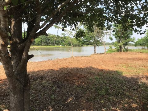 153 Iroquios DR Smithville TX 78957
