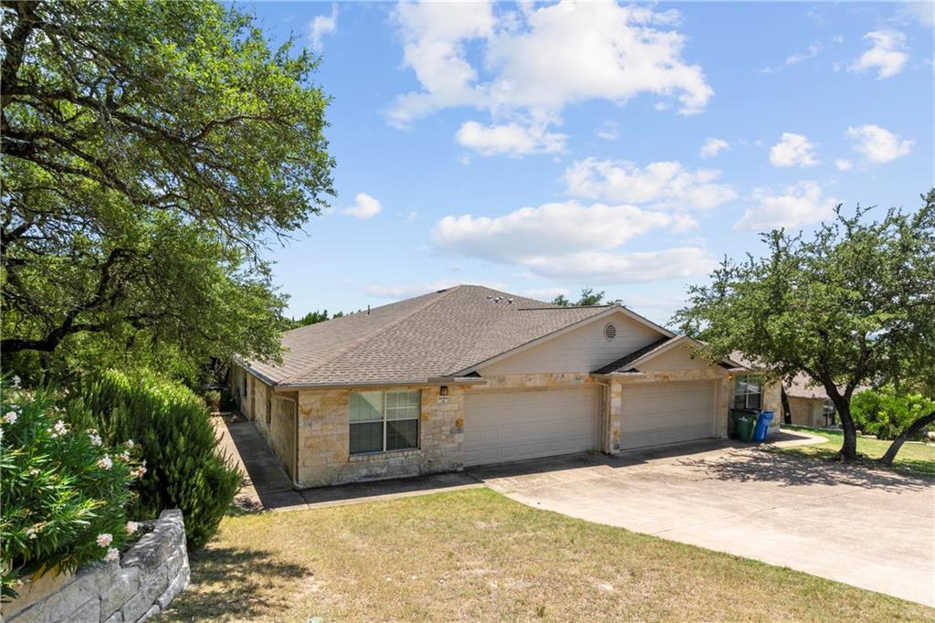 Photo 1 of 22 — 21511 Pershing, Lago Vista, TX 78645