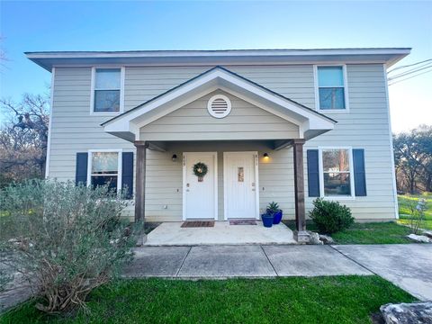 Photo of 809-811 Perkins ST, San Marcos, TX 78666 (MLS # 6513897)