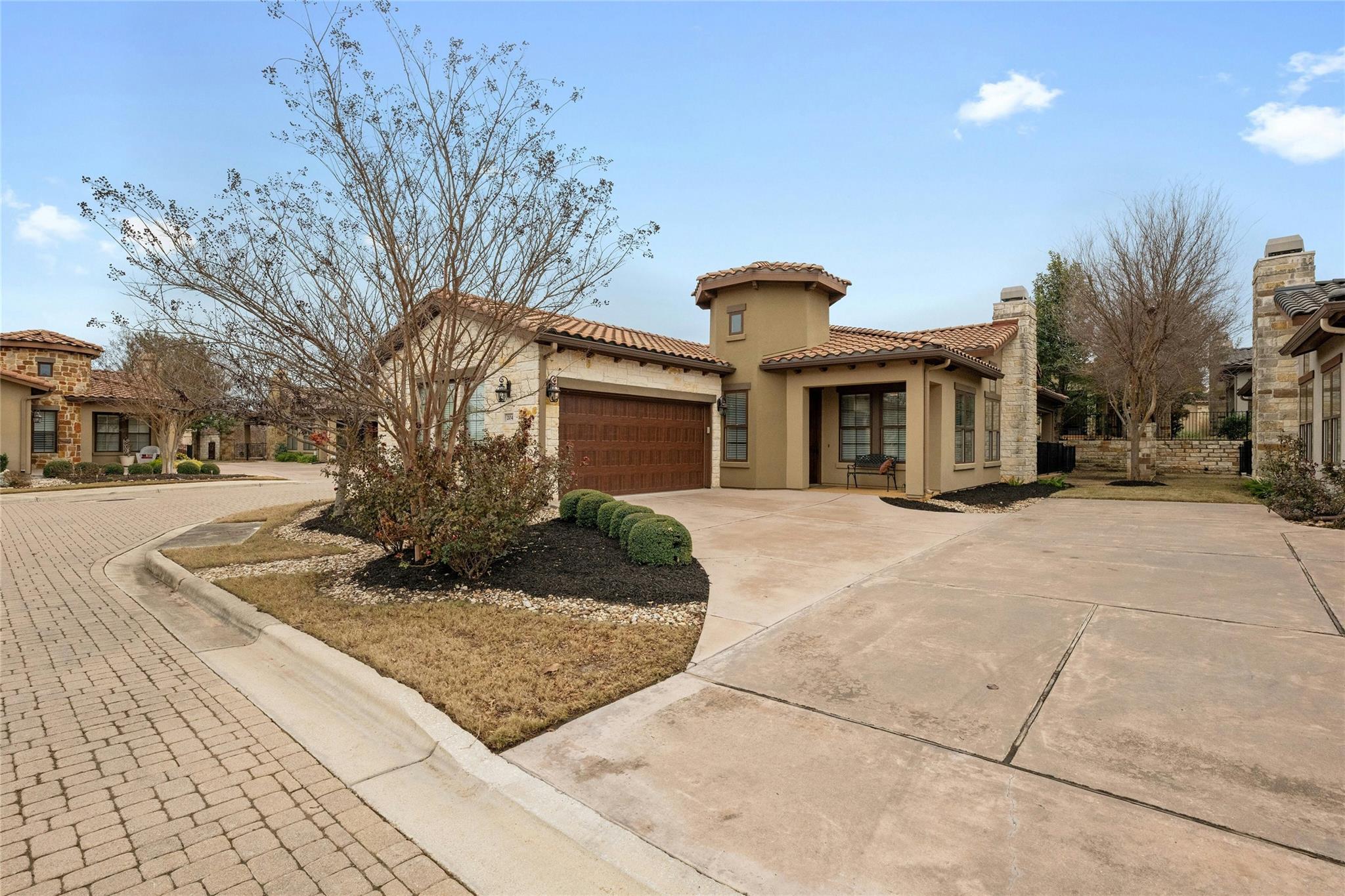 204 Delfino CIR