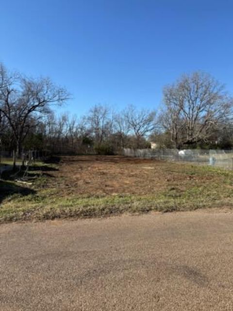 Photo of 327 HOUSTON ELGIN, TX 78621 ST, Elgin, TX 78621 (MLS # 6217999)