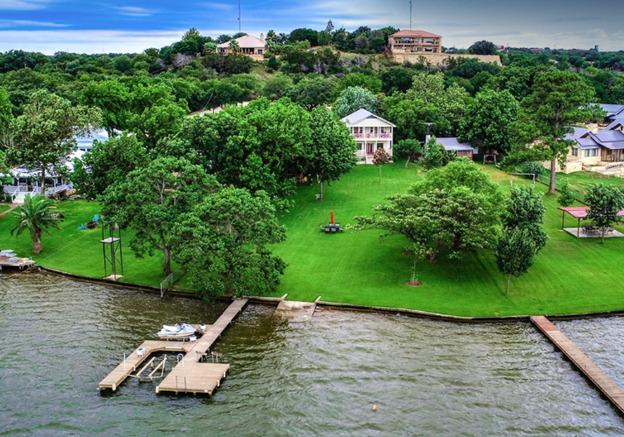 122 Mountain View CIR