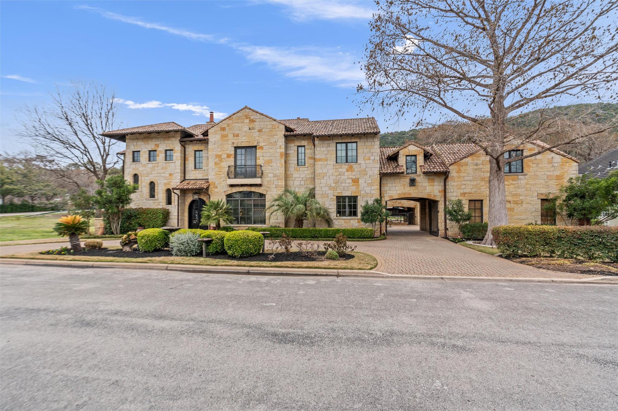 4407 Island CV