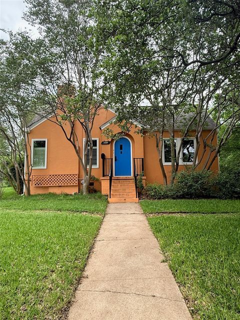 Photo of 3014 Windsor RD, Austin, TX 78703 (MLS # 5950331)