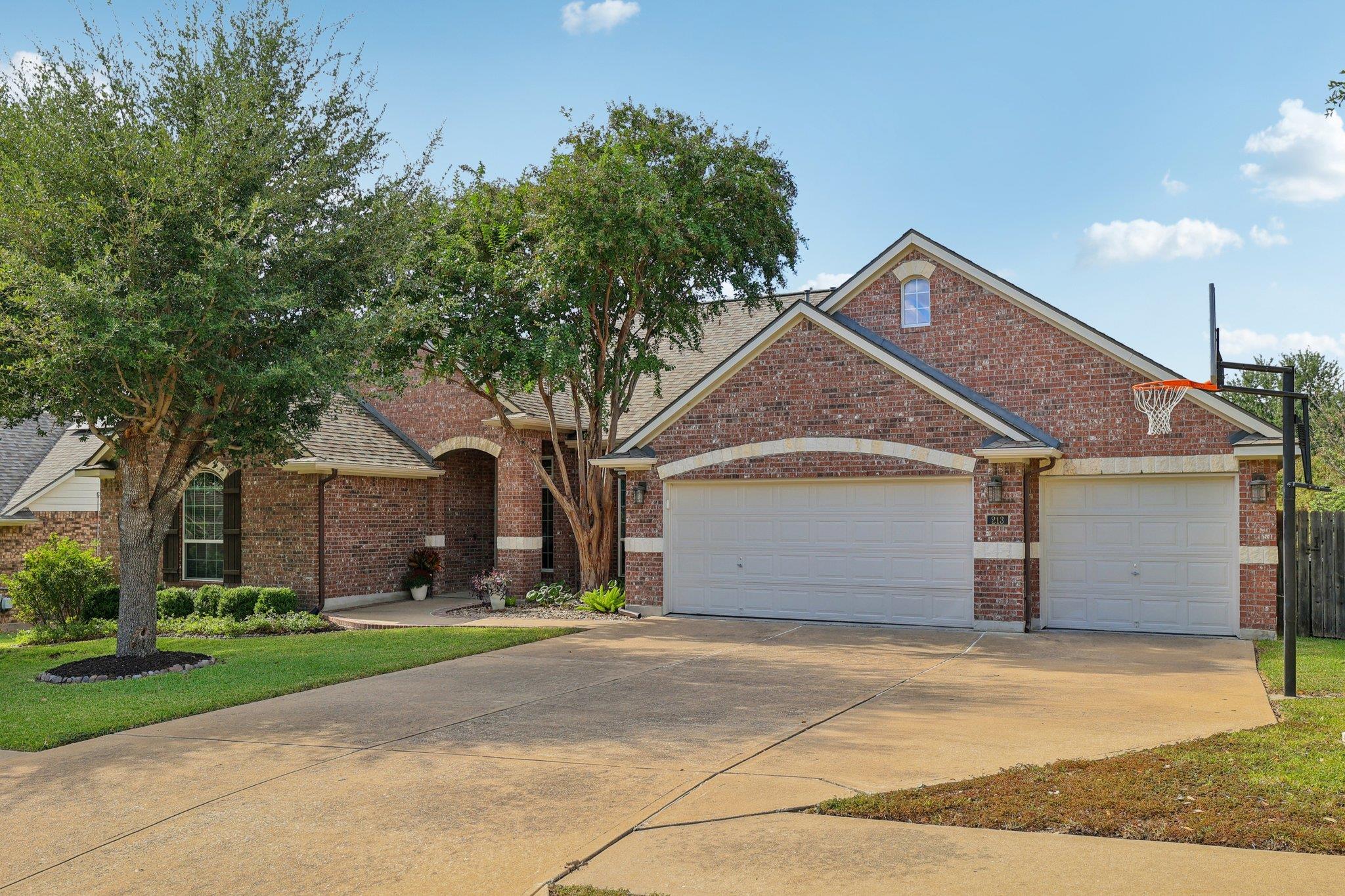 213 Water Oak DR