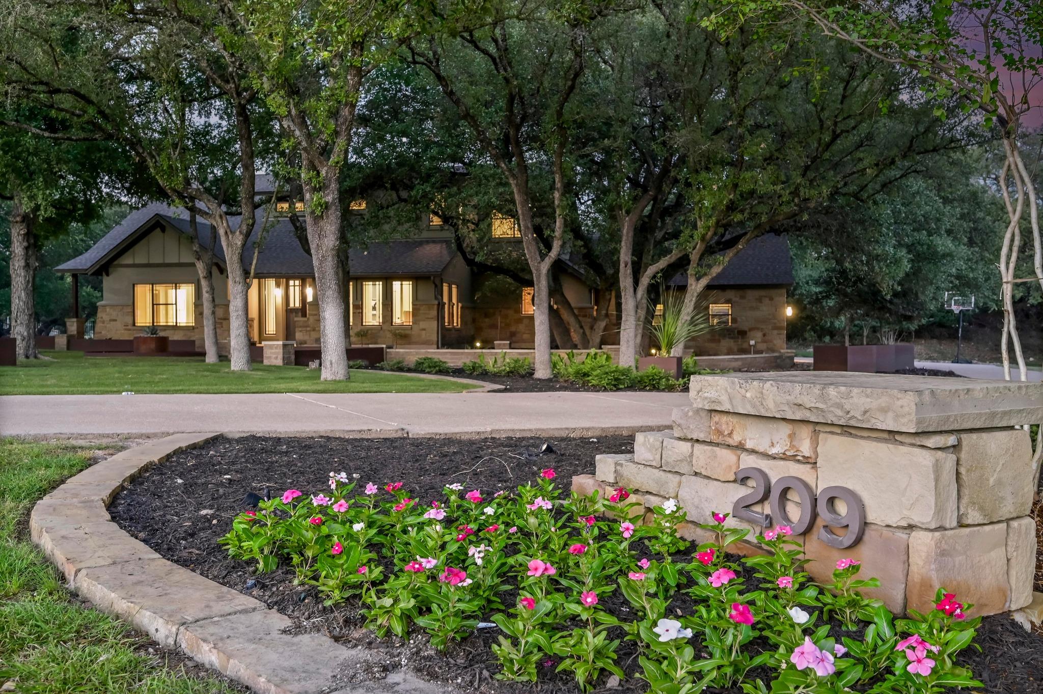 209 Ridge View DR