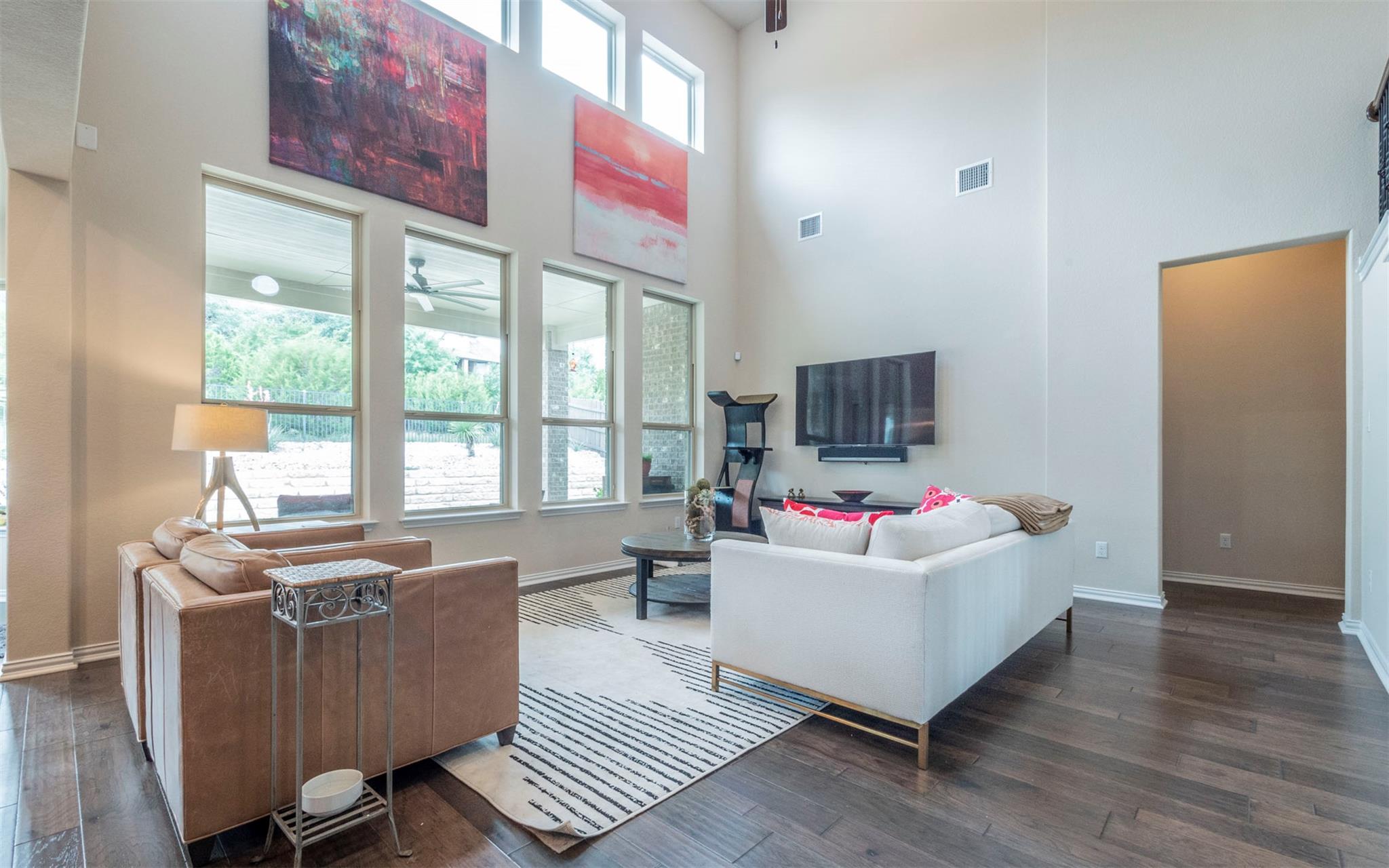 909 Catalina LN