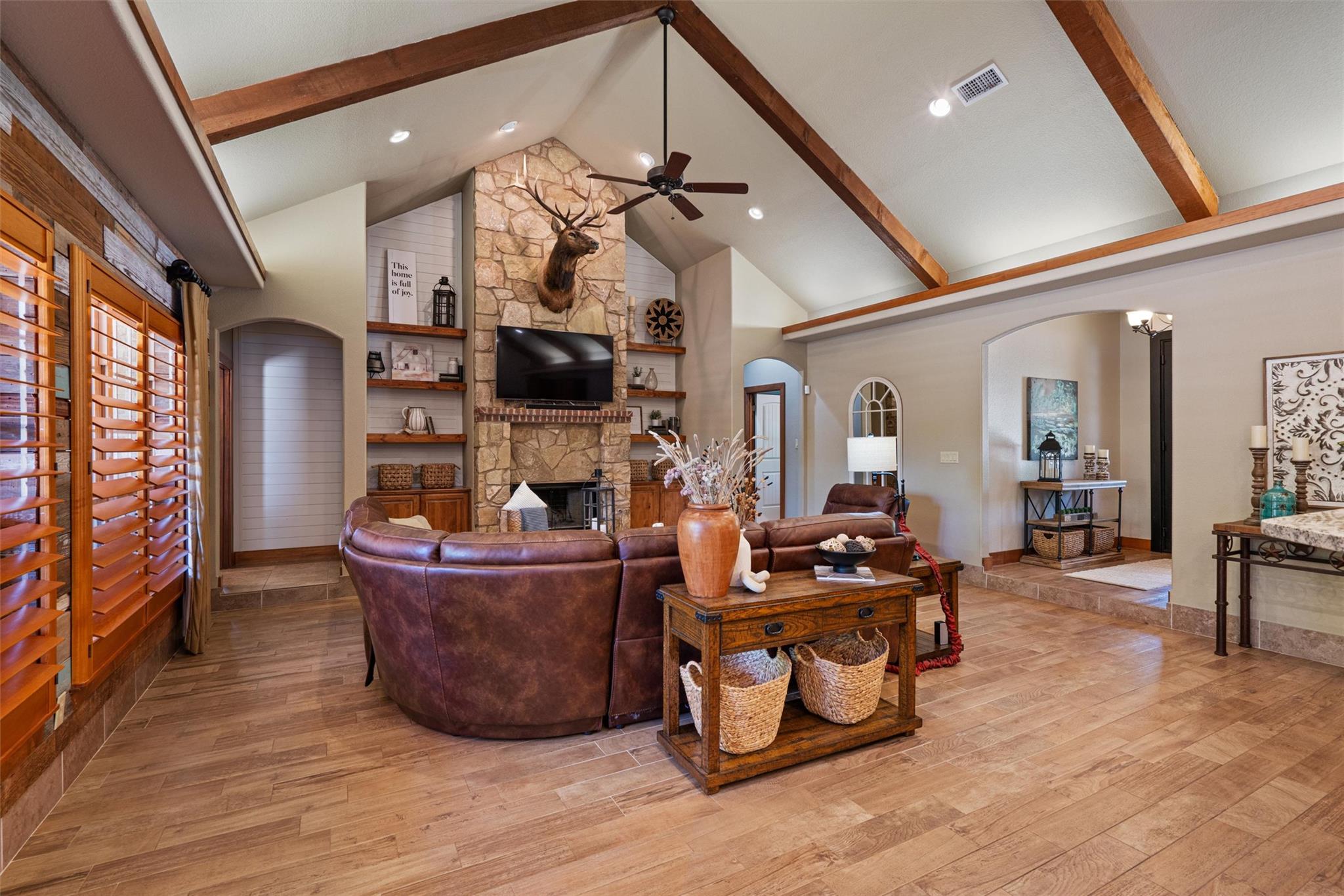 200 Little River RD