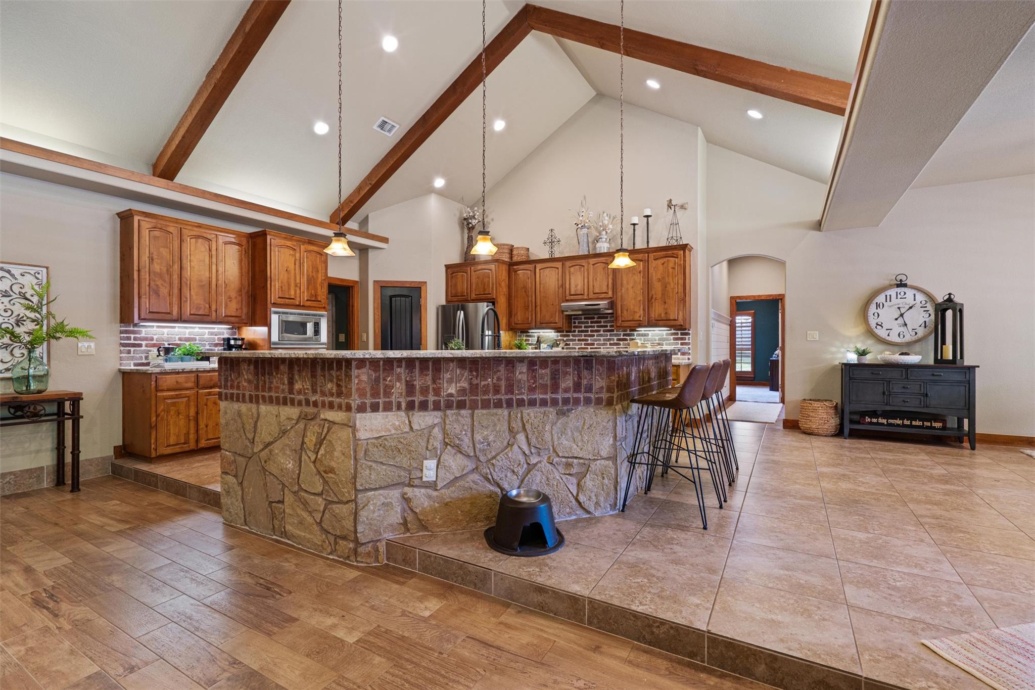 200 Little River RD