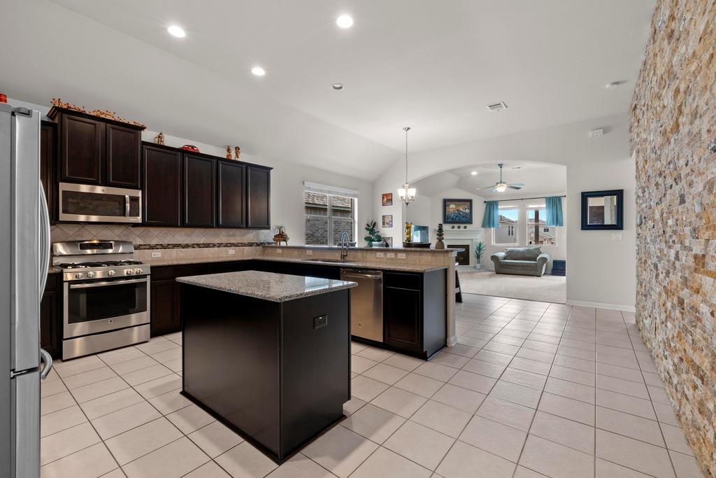 2204 Granite Hill DR