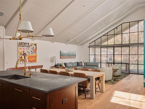 Photo of 3016 Edgewater DR, Austin, TX 78733 (MLS # 9114229)