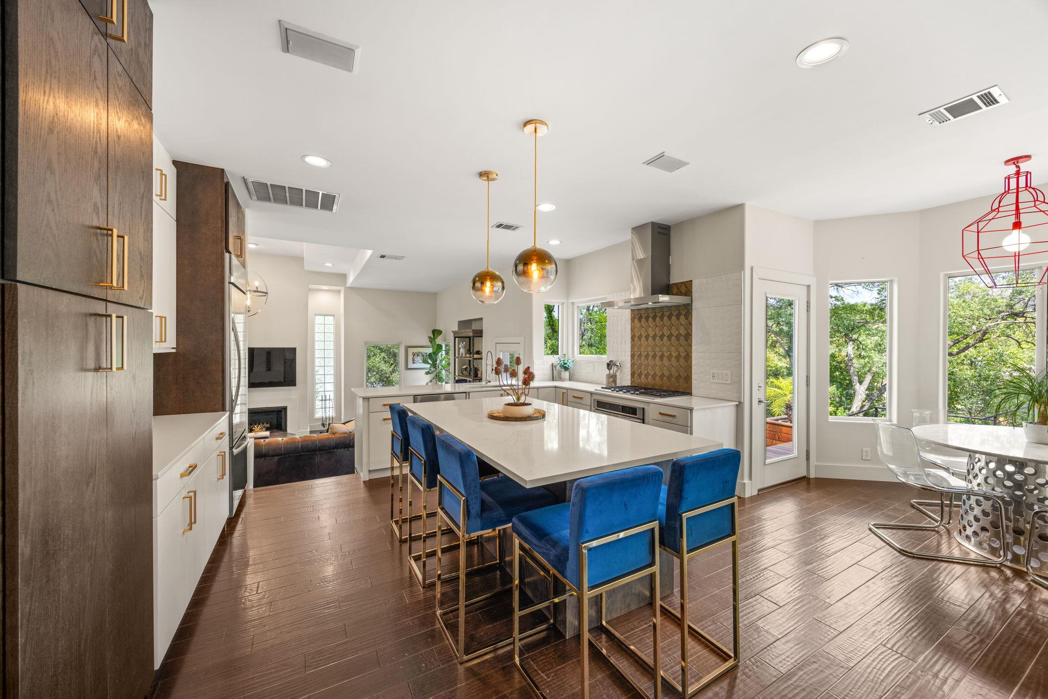 126 Royal Oak LN
