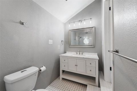 Tiny photo for 720 ROLLING GREEN DR, Lakeway, TX 78734 (MLS # 4462012)