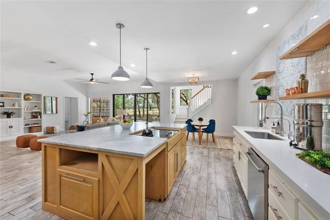 Tiny photo for 720 ROLLING GREEN DR, Lakeway, TX 78734 (MLS # 4462012)