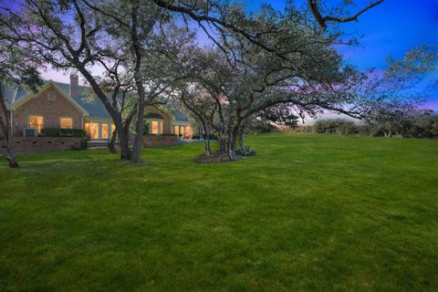 Photo of 28 Tournament WAY, The Hills, TX 78738 (MLS # 9366004)