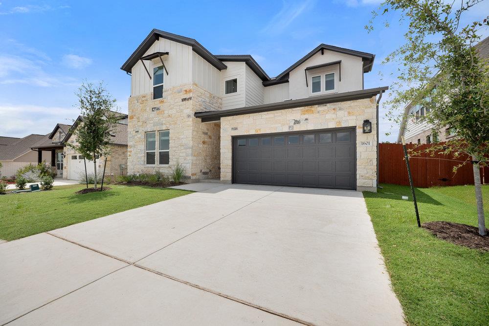 1601 Cardinal LN