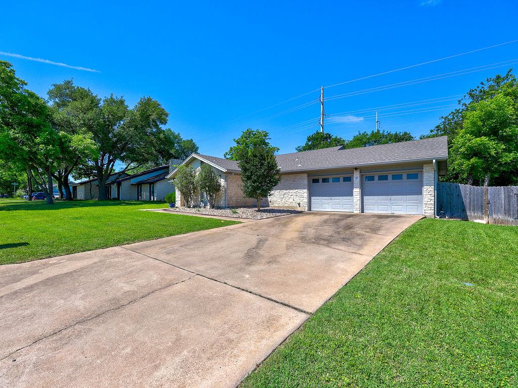 1002 Deep Wood DR